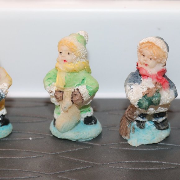 Large pieces CHRISTMAS VILLAGE Figurine Lot People Accessories figures lot #4 - Picture 5 of 8